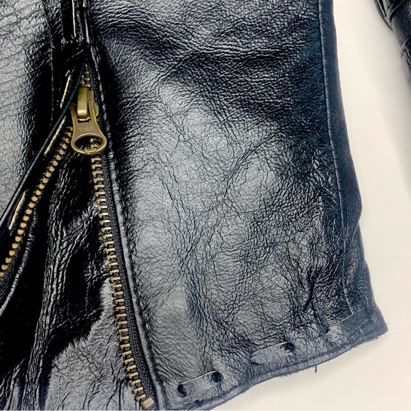 Quicksilver Leather Snowboard/Ski Mens Jacket. Size M. Faux fur hood, zip front - Picture 15 of 16